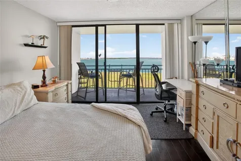 1 Key Capri Treasure Island FL 33706