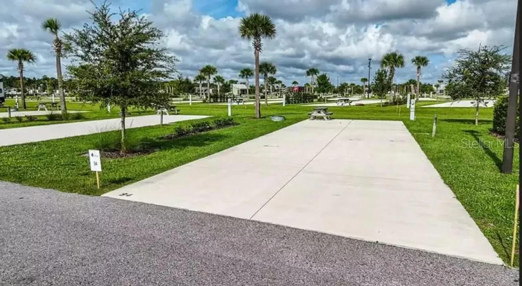 94 Cedar Circle E Lake Wales FL 33898
