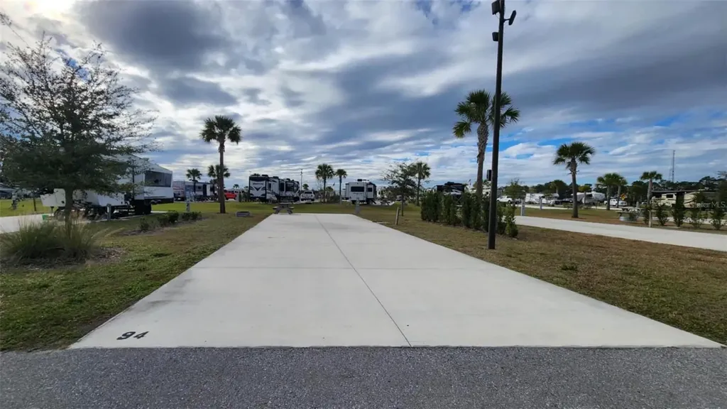 94 Cedar Circle E Lake Wales FL 33898