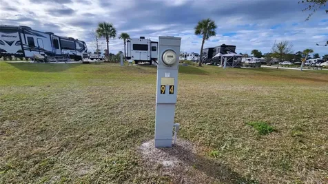 94 Cedar Circle E Lake Wales FL 33898