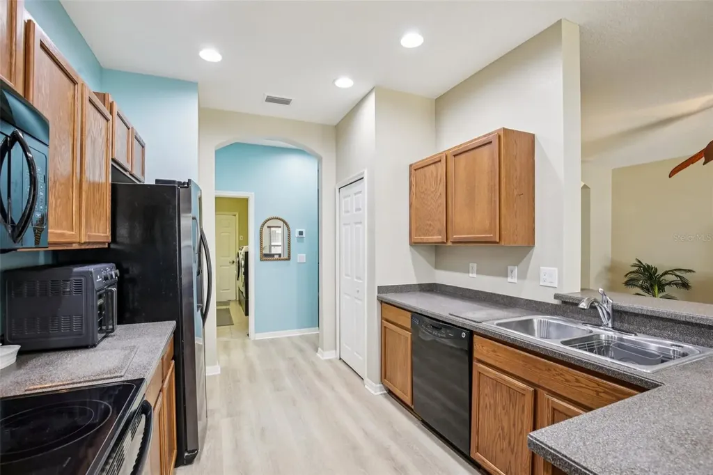 319 19th Street NW Ruskin FL 33570
