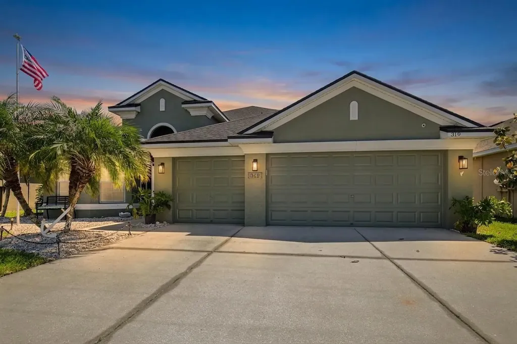319 19th Street NW Ruskin FL 33570