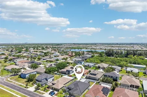 319 19th Street NW Ruskin FL 33570