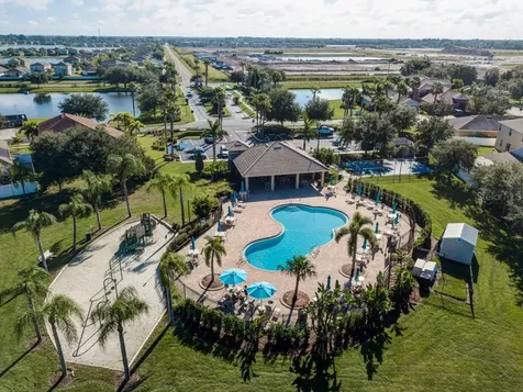 319 19th Street NW Ruskin FL 33570