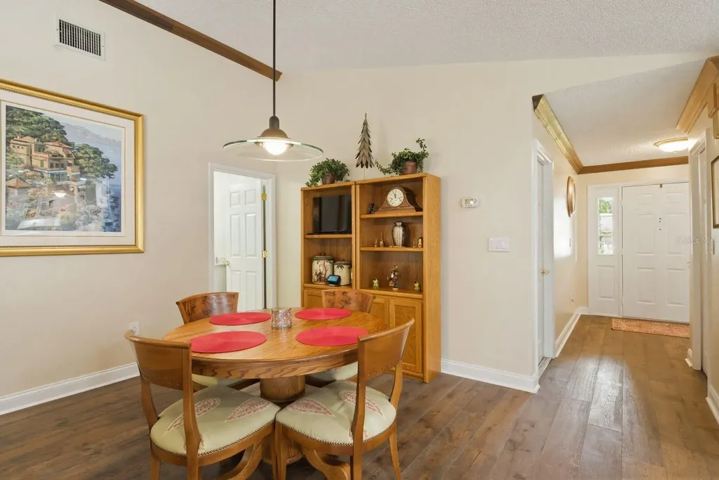 1736 Pine Hill Court Safety Harbor FL 34695