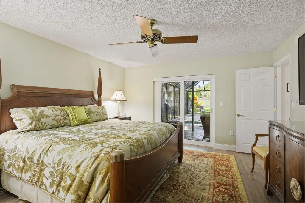 1736 Pine Hill Court Safety Harbor FL 34695