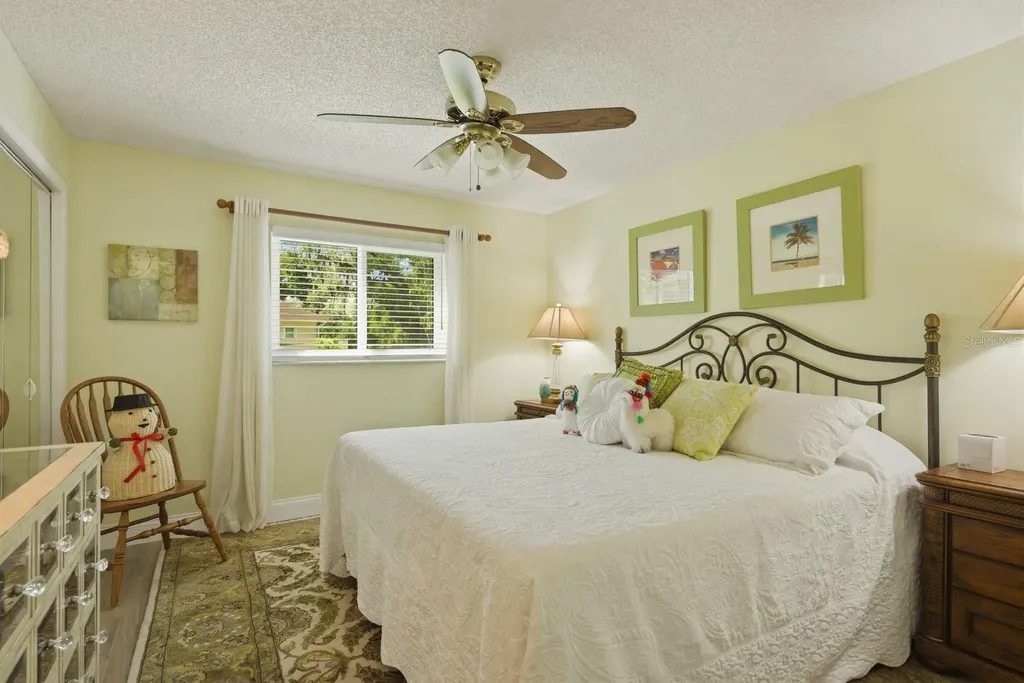 1736 Pine Hill Court Safety Harbor FL 34695