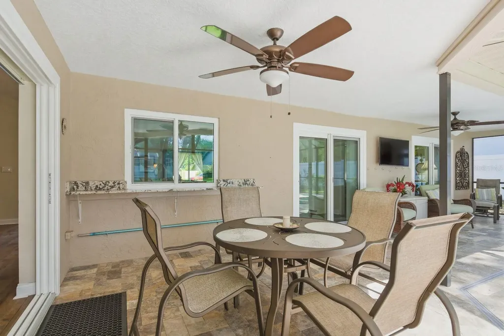 1736 Pine Hill Court Safety Harbor FL 34695