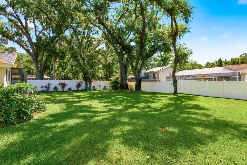 1736 Pine Hill Court Safety Harbor FL 34695