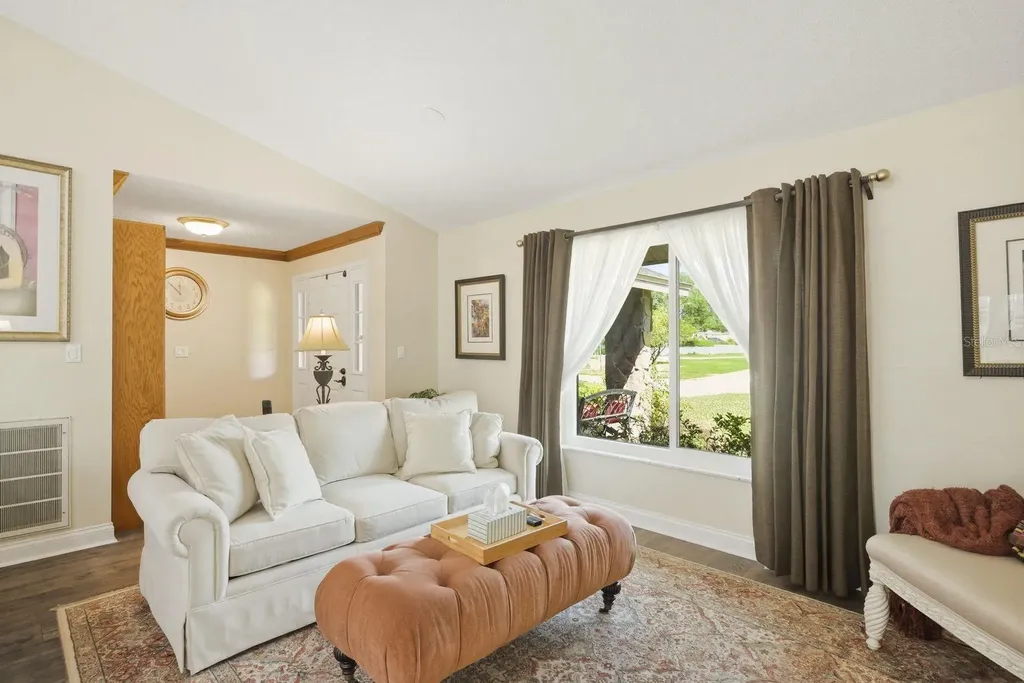 1736 Pine Hill Court Safety Harbor FL 34695
