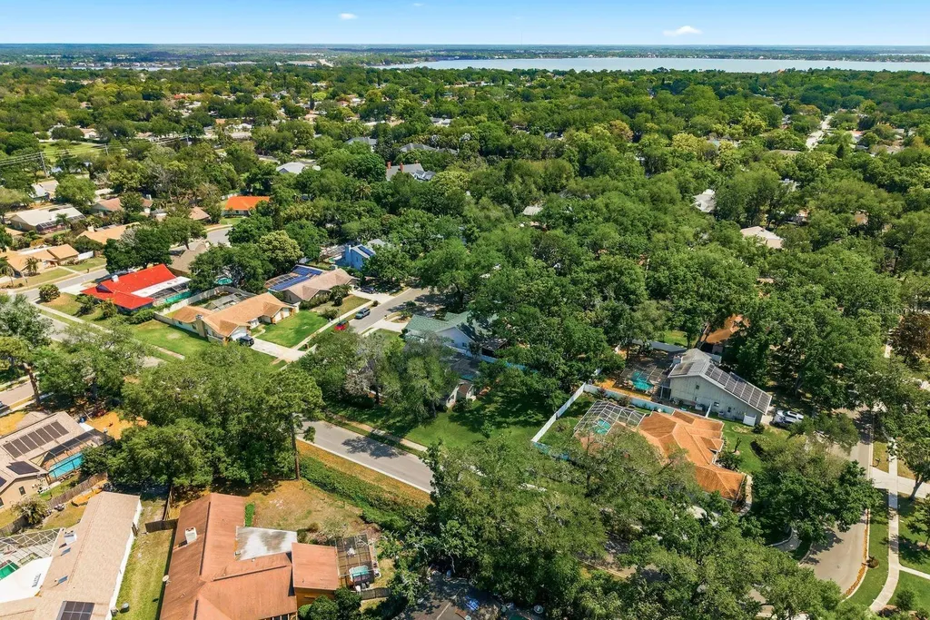 1736 Pine Hill Court Safety Harbor FL 34695