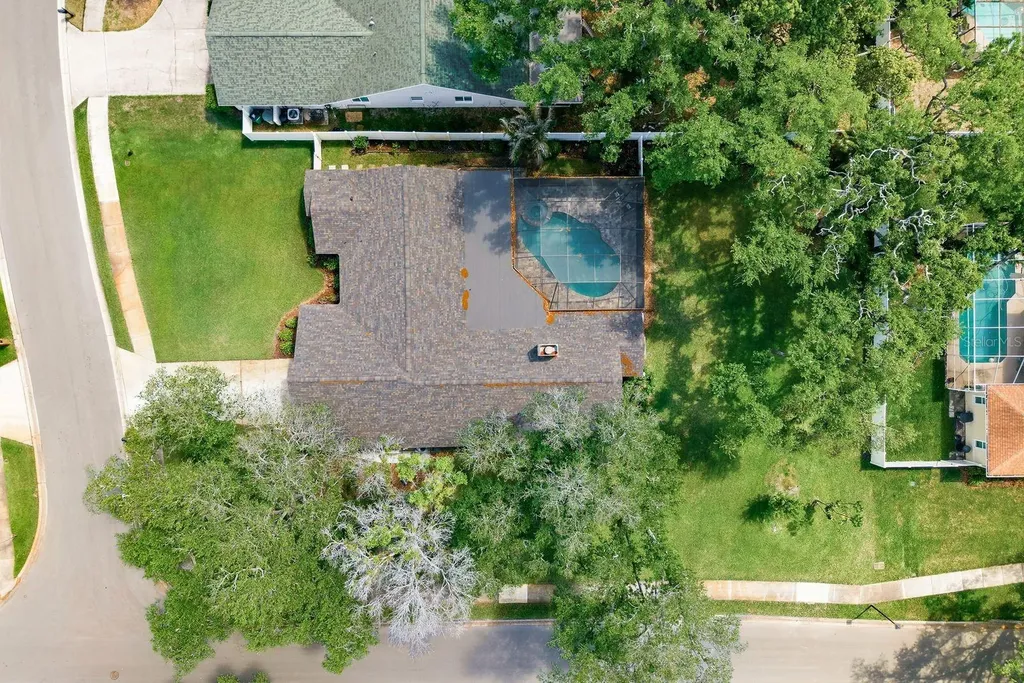 1736 Pine Hill Court Safety Harbor FL 34695