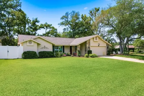 1736 Pine Hill Court Safety Harbor FL 34695