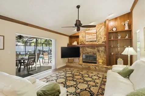 1736 Pine Hill Court Safety Harbor FL 34695
