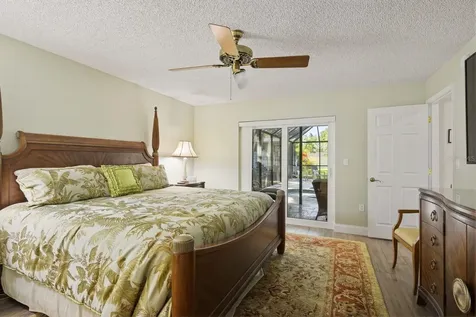 1736 Pine Hill Court Safety Harbor FL 34695
