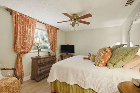 1736 Pine Hill Court Safety Harbor FL 34695