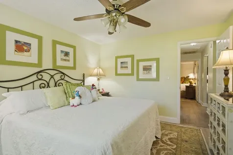 1736 Pine Hill Court Safety Harbor FL 34695