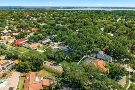 1736 Pine Hill Court Safety Harbor FL 34695
