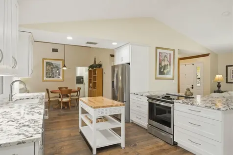 1736 Pine Hill Court Safety Harbor FL 34695