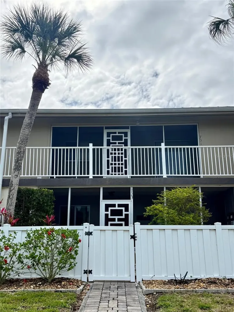 731 Manatee Avenue Holmes Beach FL 34217
