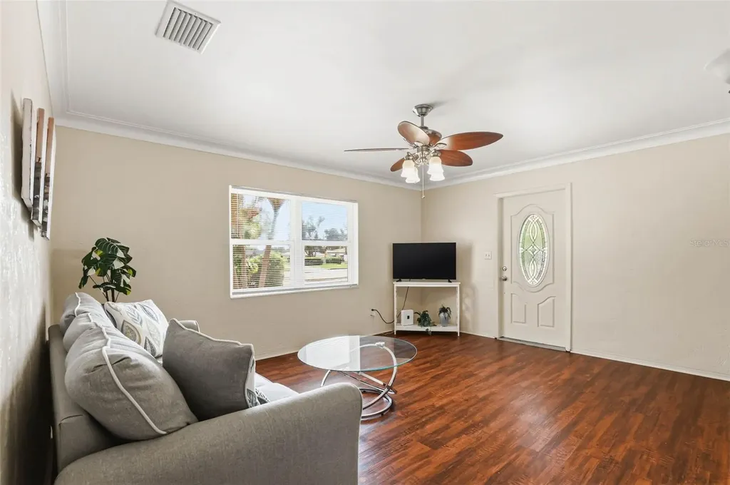 3663 22nd Avenue N St Petersburg FL 33713