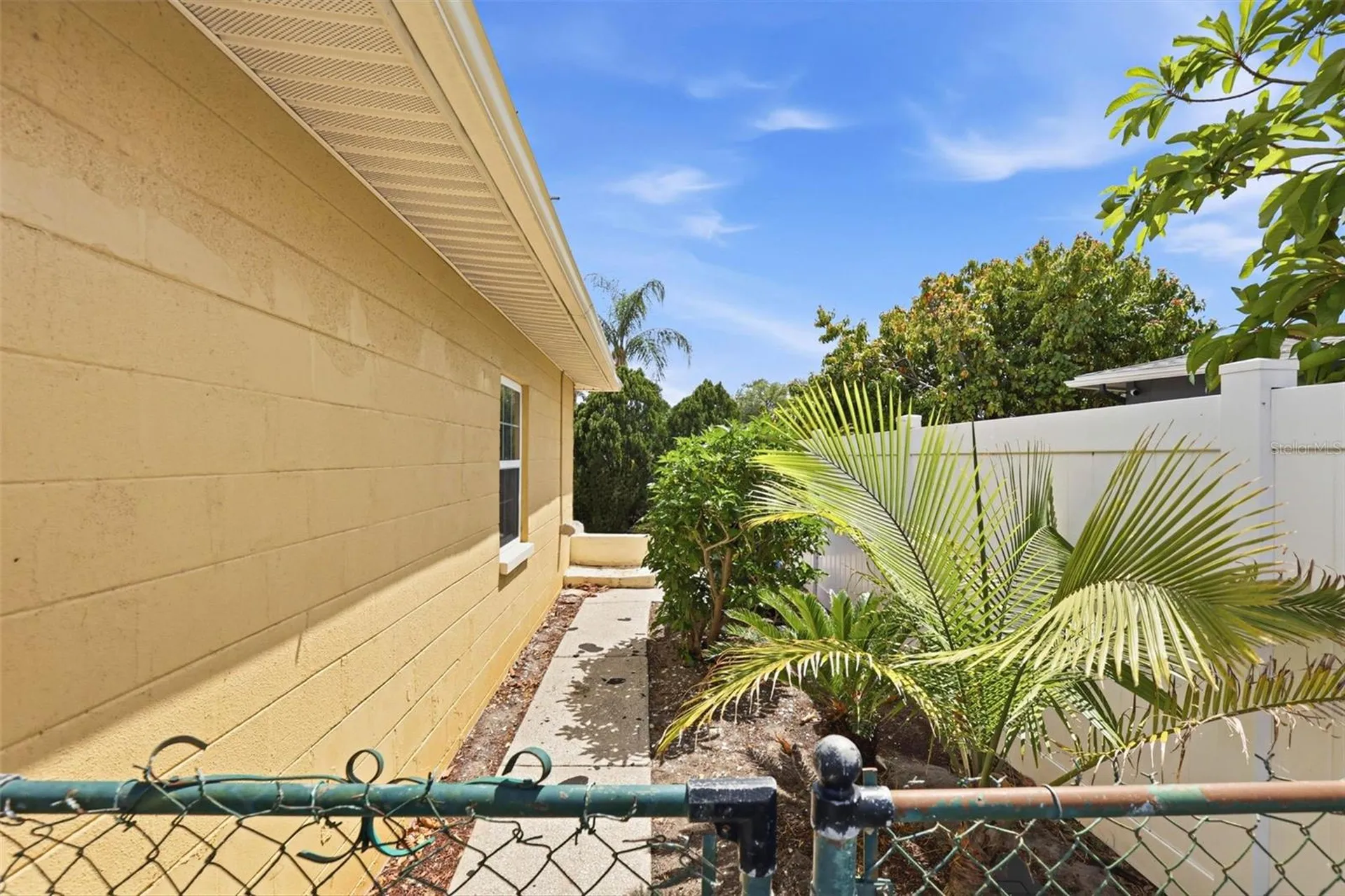 3663 22nd Avenue N St Petersburg FL 33713