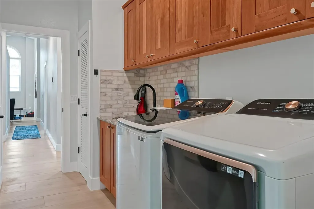 7705 Apple Tree Circle Orlando FL 32819