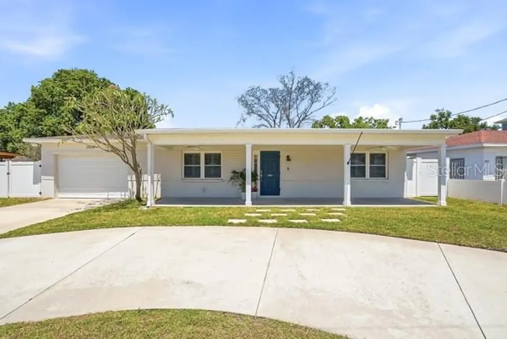 3909 W Carmen Street Tampa FL 33609