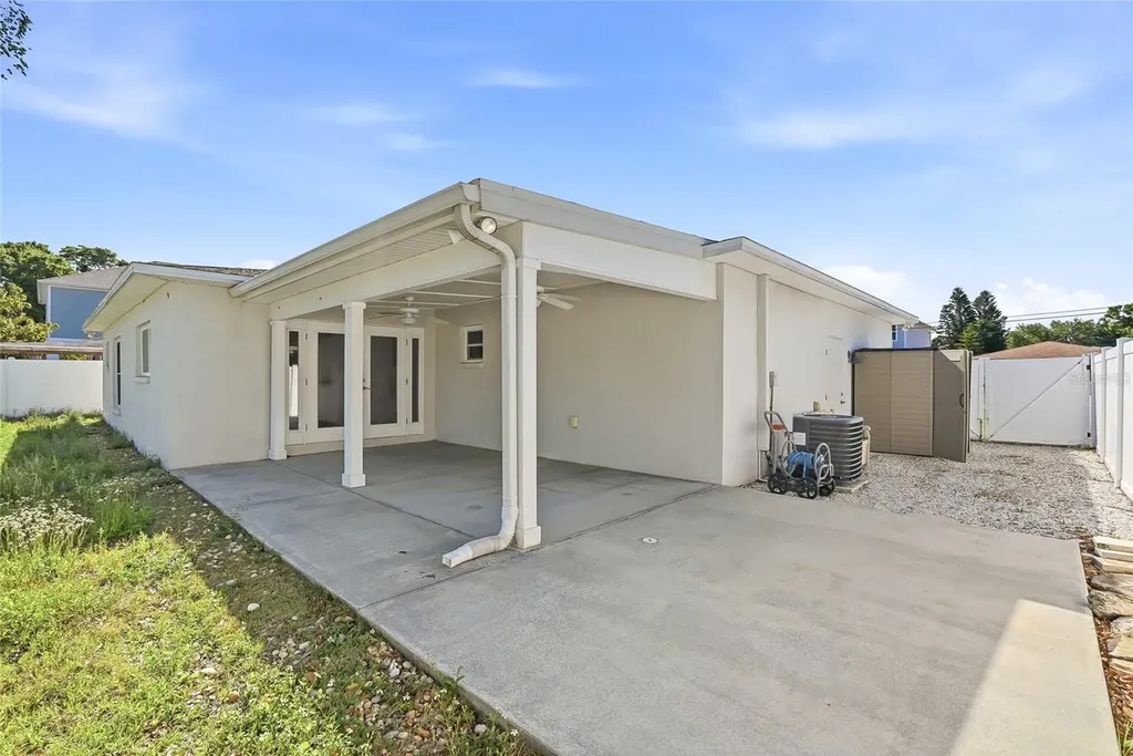 3909 W Carmen Street Tampa FL 33609