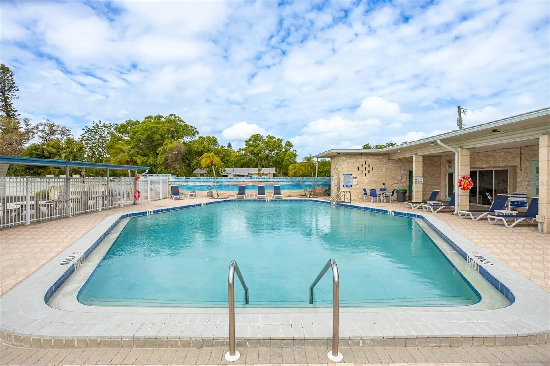 250 Rosery Road NW Largo FL 33770