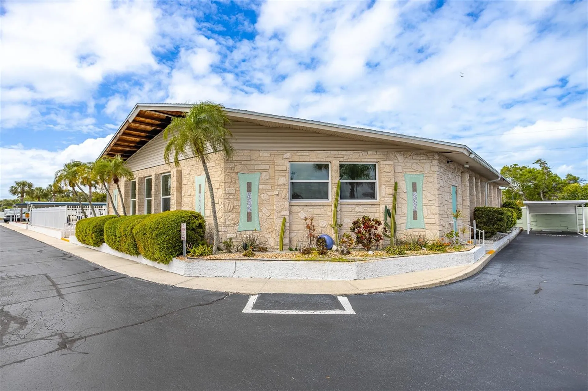 250 Rosery Road NW Largo FL 33770