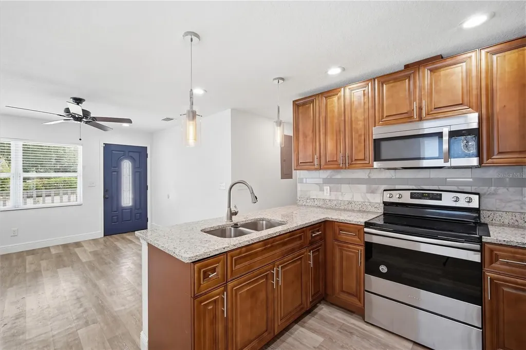 38714 Island Avenue Dade City FL 33525