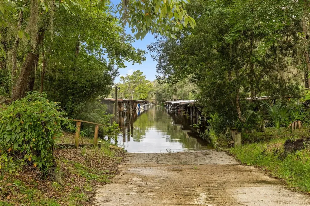 110 Shaffer Avenue Crescent City FL 32112