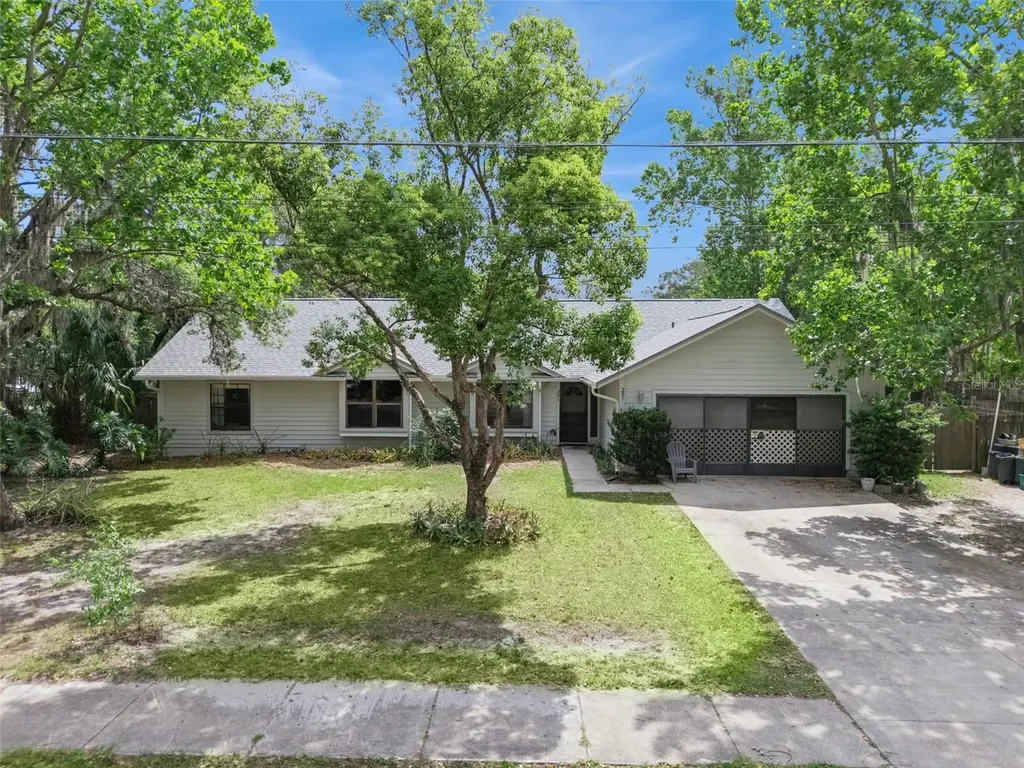 251 Avenue E Chuluota FL 32766