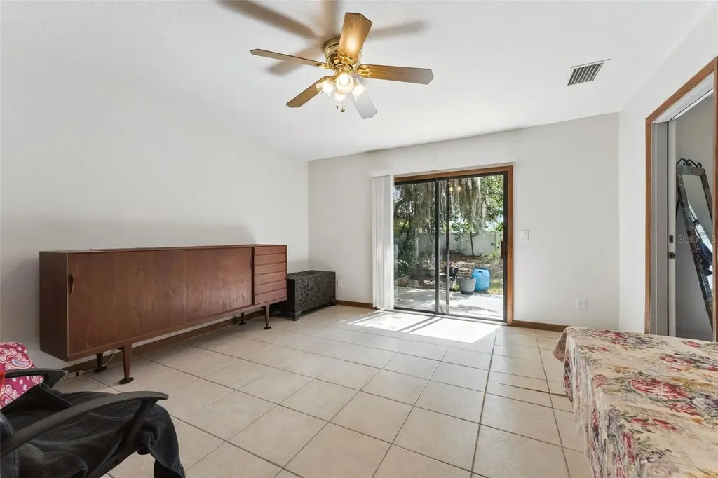 251 Avenue E Chuluota FL 32766