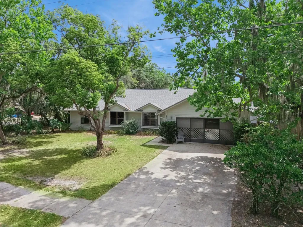 251 Avenue E Chuluota FL 32766