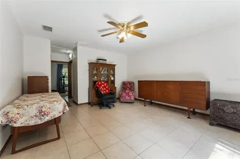 251 Avenue E Chuluota FL 32766
