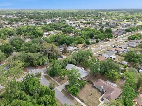 251 Avenue E Chuluota FL 32766