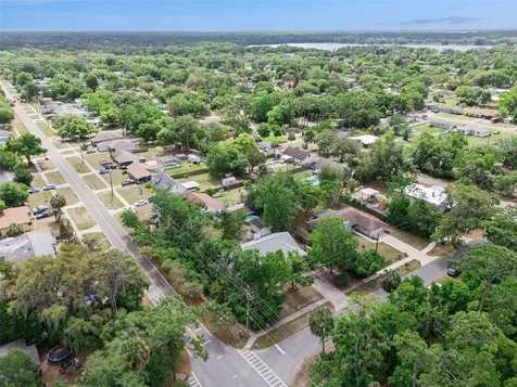 251 Avenue E Chuluota FL 32766