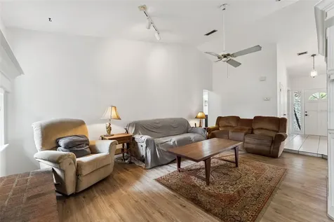 251 Avenue E Chuluota FL 32766