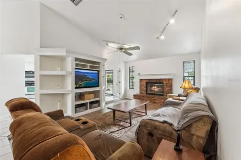 251 Avenue E Chuluota FL 32766