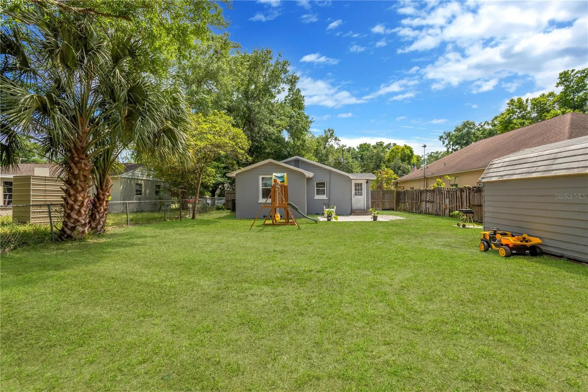 1910 E Henry Avenue Tampa FL 33610