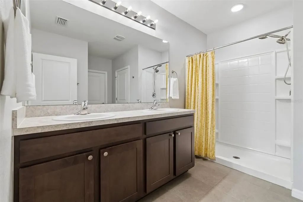 10004 Warm Stone Street Thonotosassa FL 33592