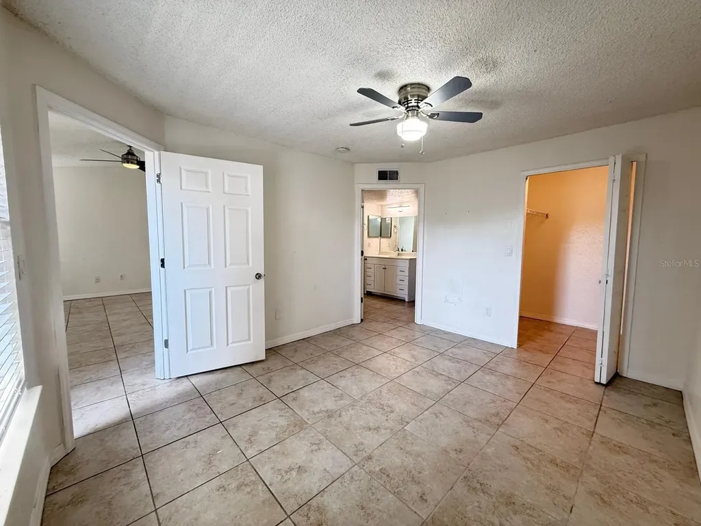 5028 Park Central Drive Orlando FL 32839