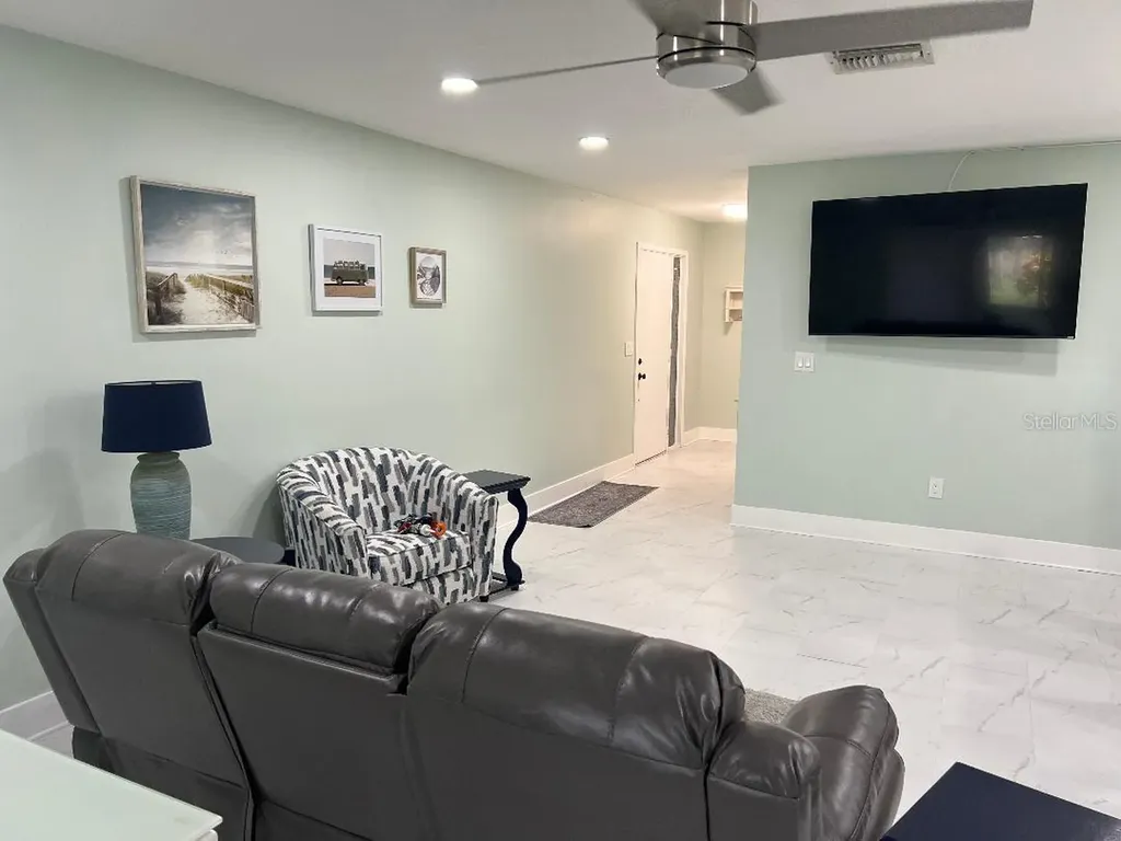 1220 13th Circle SE Largo FL 33771