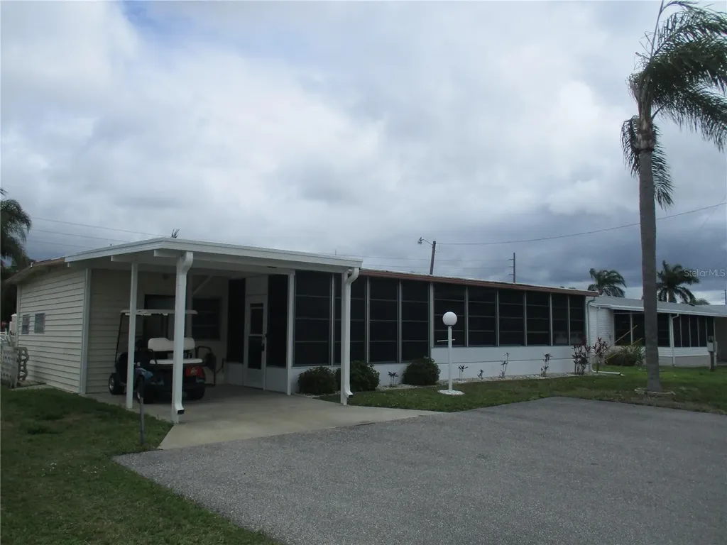 5009 8th B Street E Bradenton FL 34203