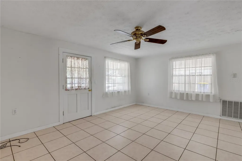 114 W Pine Bluff Street Edgewater FL 32132