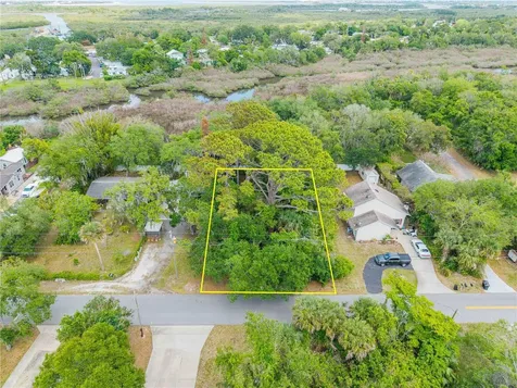 Brookline Avenue New Smyrna Beach FL 32168