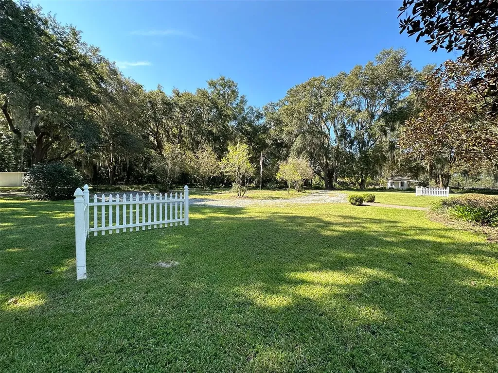 6425 NW 202nd Place Micanopy FL 32667