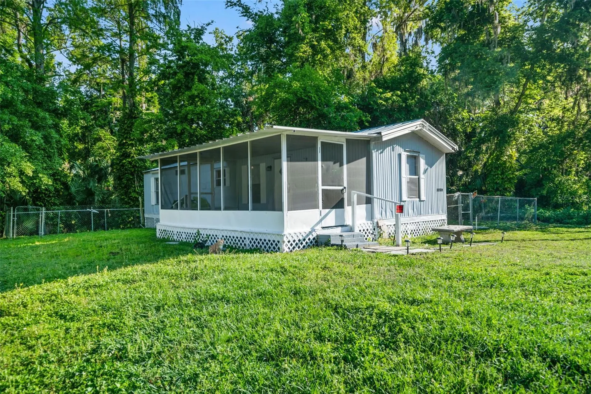 1940 Cr 428 Lake Panasoffkee FL 33538